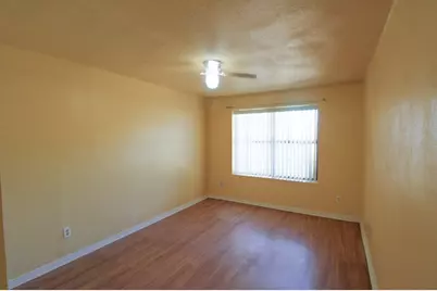 1521 W Springcrest Circle, Lancaster, TX 75134 - Photo 22