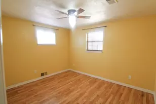 1521 W Springcrest Cir, Lancaster, TX 75134 - Photo 34