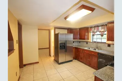 1521 W Springcrest Circle, Lancaster, TX 75134 - Photo 18