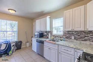 733 S Crockett Dr, Abilene, TX 79605 - Photo 6