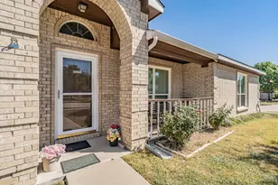 400 Piccadilly Cir, Burleson, TX 76028 - Photo 1