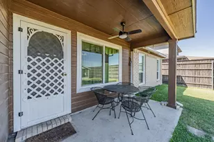 400 Piccadilly Cir, Burleson, TX 76028 - Photo 34