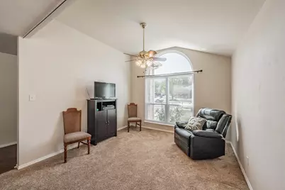 400 Piccadilly Circle, Burleson, TX 76028 - Photo 12