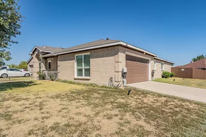 400 Piccadilly Circle, Burleson, TX 76028 - Photo 2
