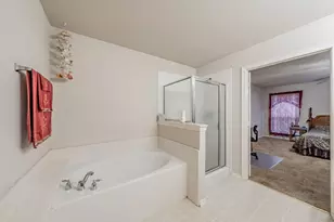 400 Piccadilly Cir, Burleson, TX 76028 - Photo 22