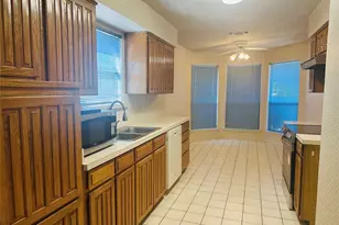 2621 Ozark Dr, Grand Prairie, TX 75052 - Photo 10