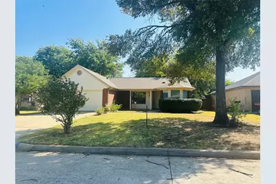 2621 Ozark Drive, Grand Prairie, TX 75052 - Photo 1