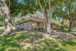 3312 Luallen Dr, Carrollton, TX 75007 - Photo 2