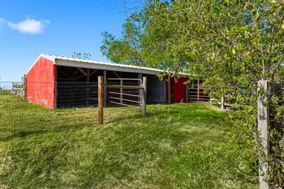 3873 Lois Road E, Sanger, TX 76266 - Photo 6