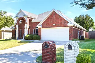 8401 Rock Canyon Ct, Fort Worth, TX 76123 - Photo 4