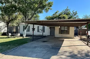 1610 Davis Blvd, Garland, TX 75042 - Photo 2