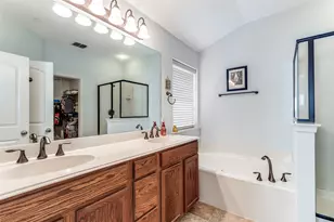 3888 Everwood Lane, Addison, TX 75001 - Photo 14