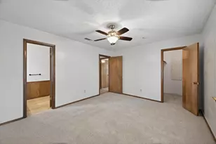 1613 Trinity Ct, Bedford, TX 76022 - Photo 28