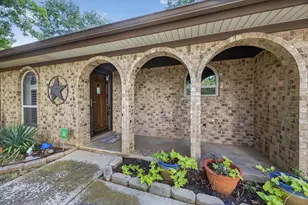 1613 Trinity Ct, Bedford, TX 76022 - Photo 4