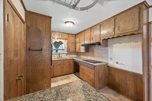 1613 Trinity Ct, Bedford, TX 76022 - Photo 16