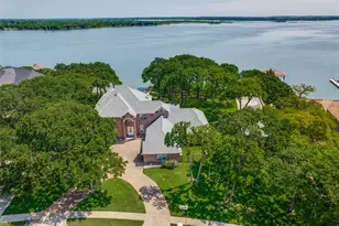 452 Windjammer Ln, Azle, TX 76020 - Photo 2