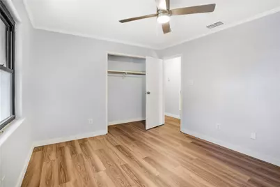 907 W Bridge, Granbury, TX 76048 - Photo 8