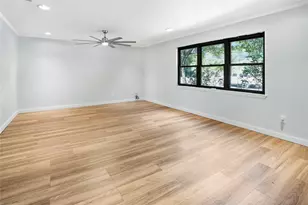 907 W Bridge, Granbury, TX 76048 - Photo 4