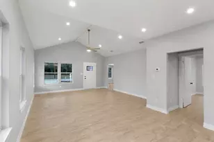 125 Barcelona, Payne Springs, TX 75156 - Photo 2