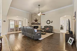 8901 Hillview Dr, Godley, TX 76044 - Photo 2
