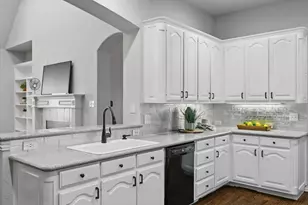 3215 Ricci Ln, Irving, TX 75062 - Photo 10