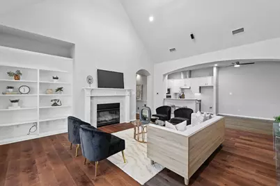 3215 Ricci Lane, Irving, TX 75062 - Photo 4