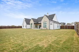 919 Fawn Dr, McGregor, TX 76657 - Photo 32