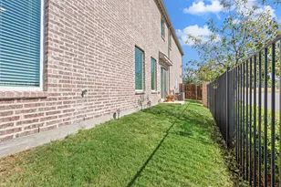 6201 Queen's Path, North Richland Hills, TX 76180 - Photo 34