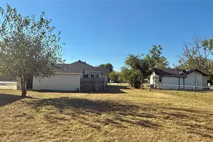 1123 3rd St, Graham, TX 76450 - Photo 24
