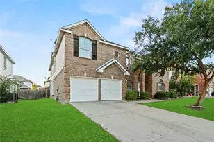 204 Autumn Wood Dr, Mansfield, TX 76063 - Photo 2