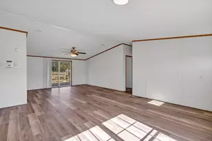 4504 E Kenwood Ct, Granbury, TX 76049 - Photo 14