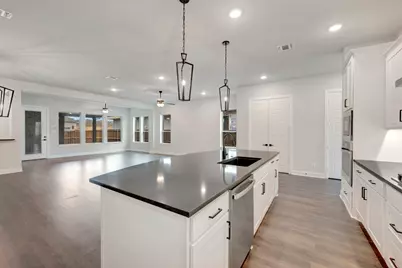 2075 Pine Grove Lane, Arlington, TX 76005 - Photo 10