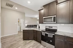 1837 Chesapeake Dr, Crowley, TX 76036 - Photo 10