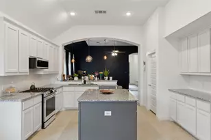 3921 Ford Dr, Heartland, TX 75126 - Photo 2