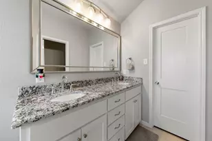 429 Travis Dr, McGregor, TX 76657 - Photo 10