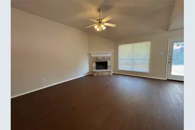 7917 Rattlers Court, Arlington, TX 76002 - Photo 2