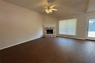 7917 Rattlers Ct, Arlington, TX 76002 - Photo 2