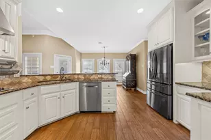 8 Republic Dr, Waco, TX 76708 - Photo 10