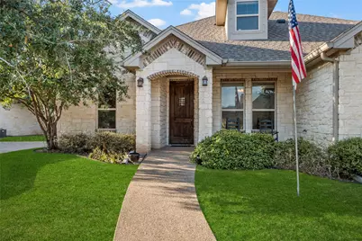 105 Hollygrove Drive, Hewitt, TX 76643 - Photo 2