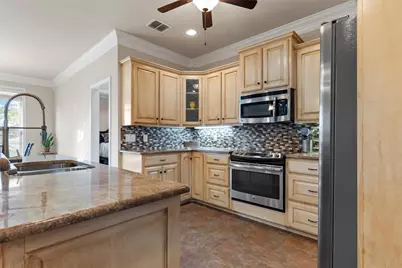 105 Hollygrove Drive, Hewitt, TX 76643 - Photo 8