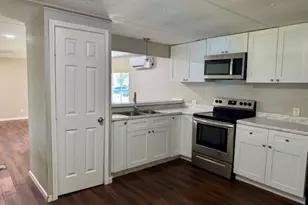 914 Pawnee Trail, Granbury, TX 76048 - Photo 6