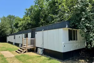 914 Pawnee Trail, Granbury, TX 76048 - Photo 1