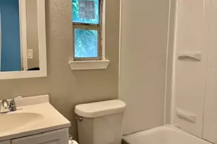 914 Pawnee Trail, Granbury, TX 76048 - Photo 10