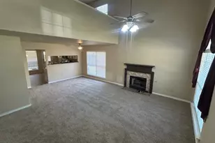 1352 Saddleback Ln, Lewisville, TX 75067 - Photo 2