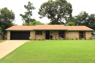 818 E Clinton, Athens, TX 75751 - Photo 1