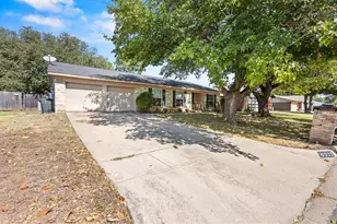 6533 Circleview Dr, North Richland Hills, TX 76180 - Photo 2