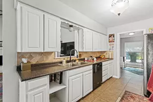 6533 Circleview Dr, North Richland Hills, TX 76180 - Photo 10