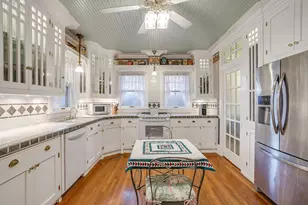 2135 Pembroke Dr, Fort Worth, TX 76110 - Photo 10