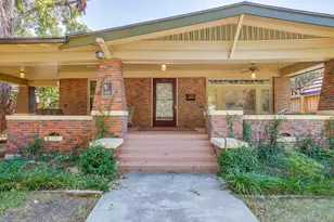 2135 Pembroke Dr, Fort Worth, TX 76110 - Photo 4