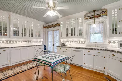 2135 Pembroke Drive, Fort Worth, TX 76110 - Photo 12